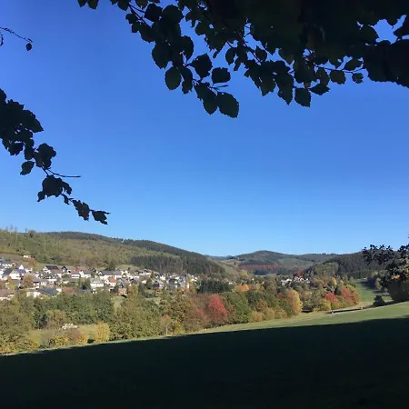 Zum Rothaarsteig 3*