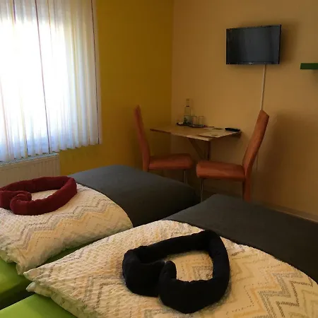 ゲストハウス Zum Rothaarsteig 3*