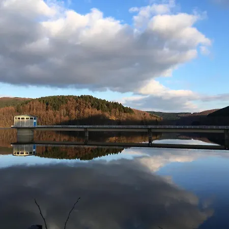 Zum Rothaarsteig ゲストハウス